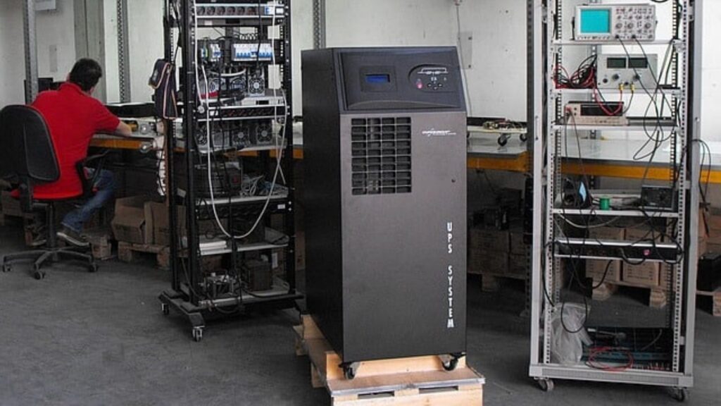 UPS industriali Commander Three Level Technology